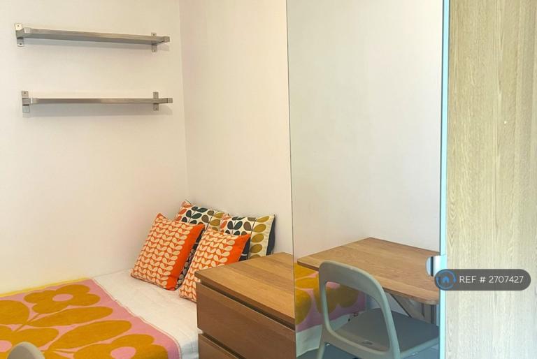 5 bedroom house in Bevendean Crescent, Brighton, BN2 (5 bed) (#2707427)