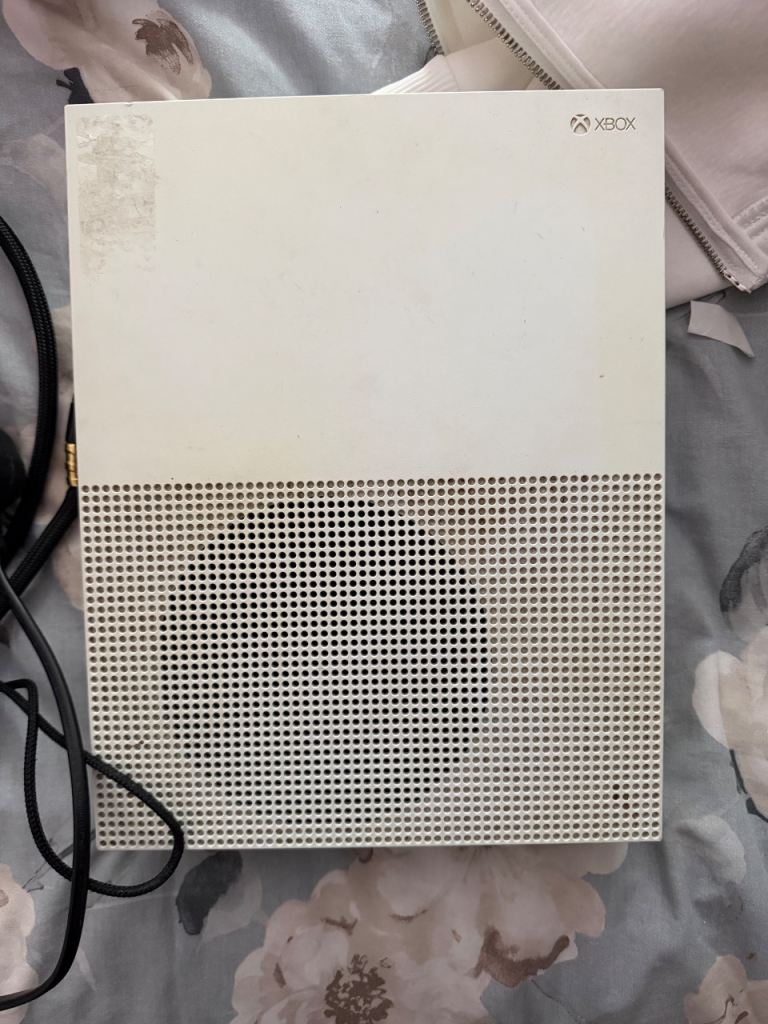 Xbox One S Console – White, Good Condition