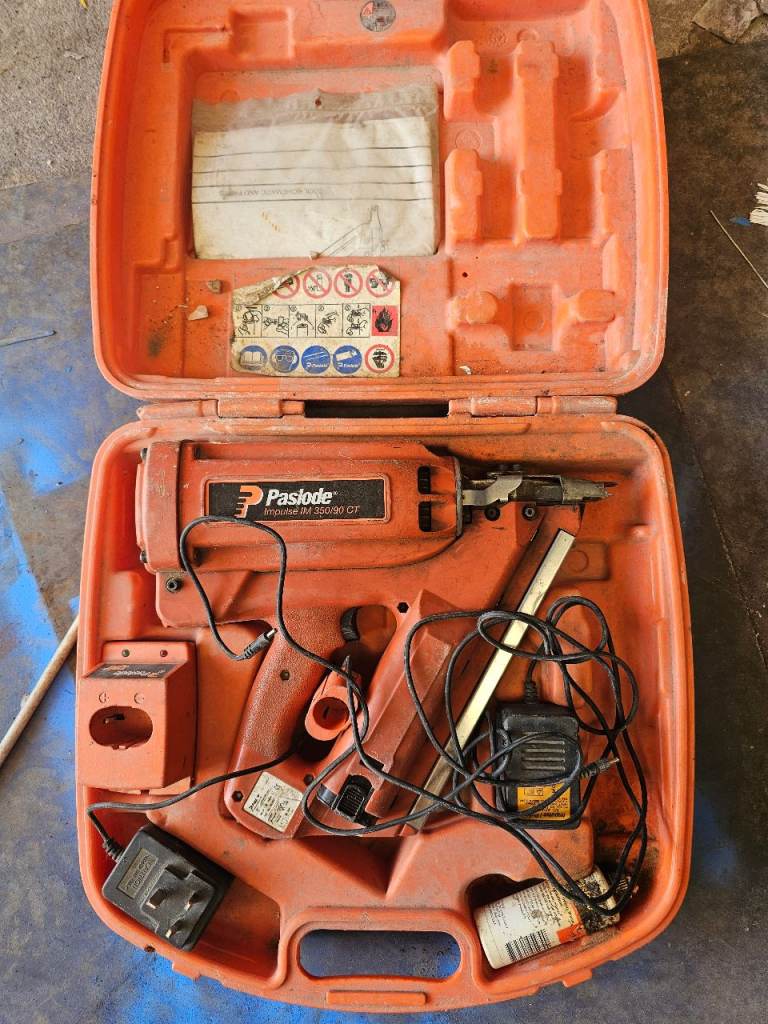 Paslode IM350 90 CT First Fix Nail Gun, Carry Case, Batteries, Charger, Oil.