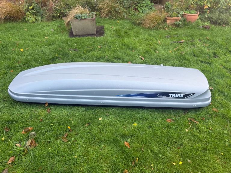 Thule pacific 500 roof top box