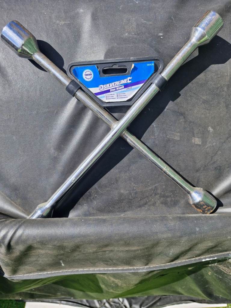 WHEEL BRACE