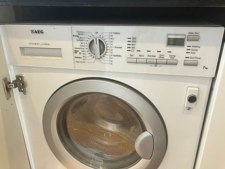 AEG Integrated Washing Machine 7kg – Good Condition