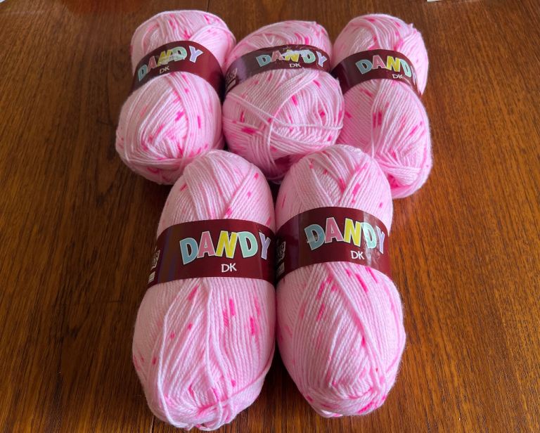 NEW 5 x pink Dandy DK wool balls