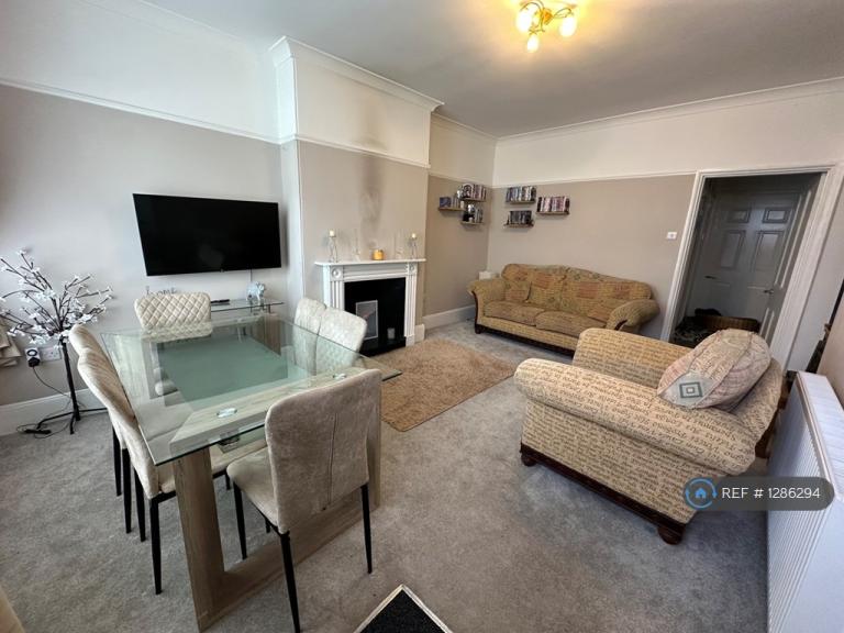 2 bedroom flat in King St, Tavistock, PL19 (2 bed) (#1286294)