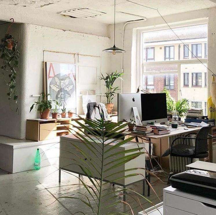 Desk for rent in Dalston