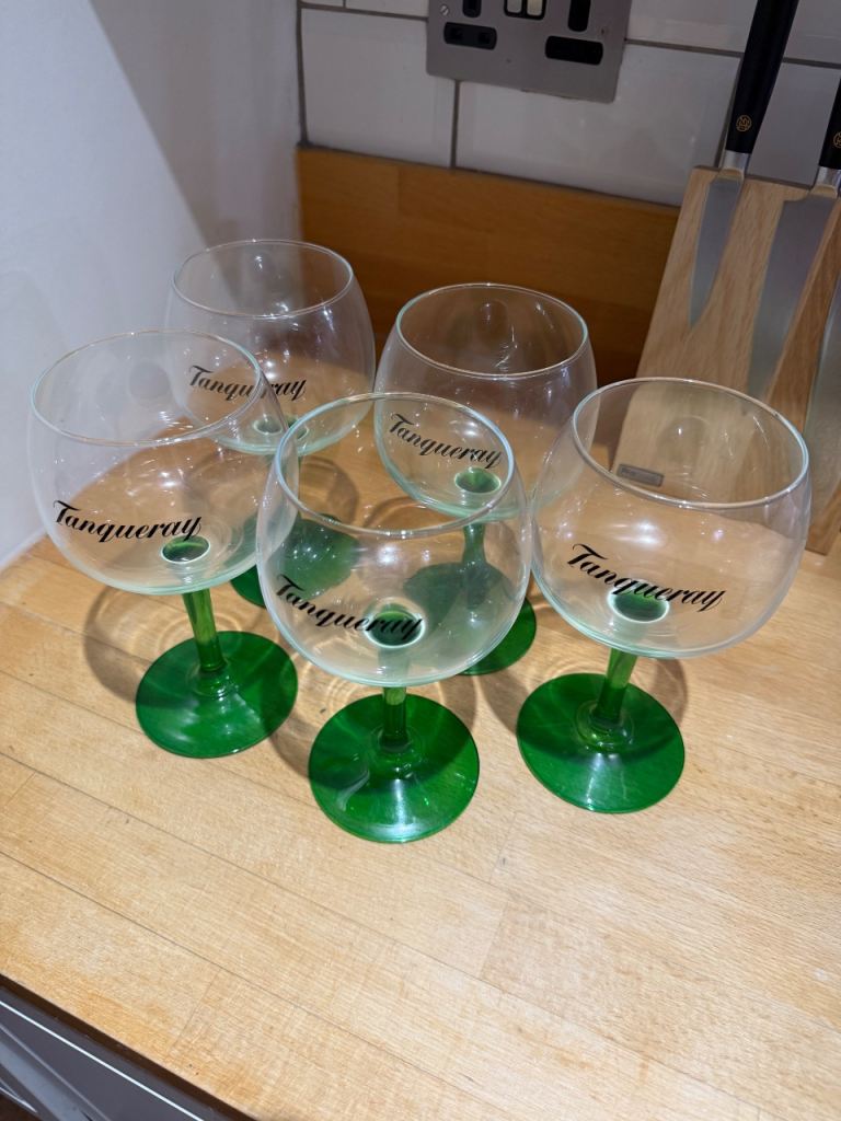 5 x Green stemmed tanqueray gin glasses