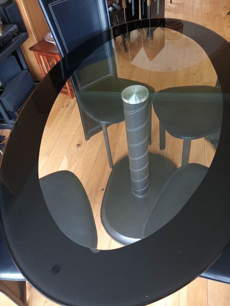 Table Chairs £20