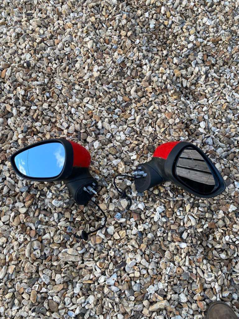 2014 Ford Fiesta ecoboost wing mirror set 
