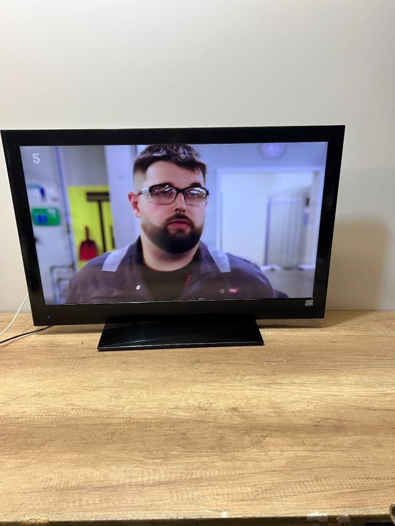 40 inches LED TV Not Smart TV see photos 