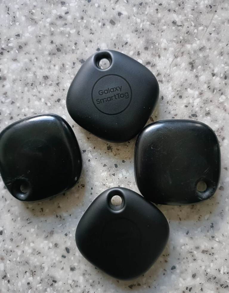 Samsung Galaxy SmartTag – x4 (2 Unused + 2 Used)