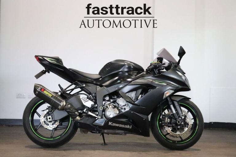 Kawasaki ZX6R 636 Ninja ZX6 - 2016 - AKRAPOVIC - VERY CLEAN - 5500 MILES 