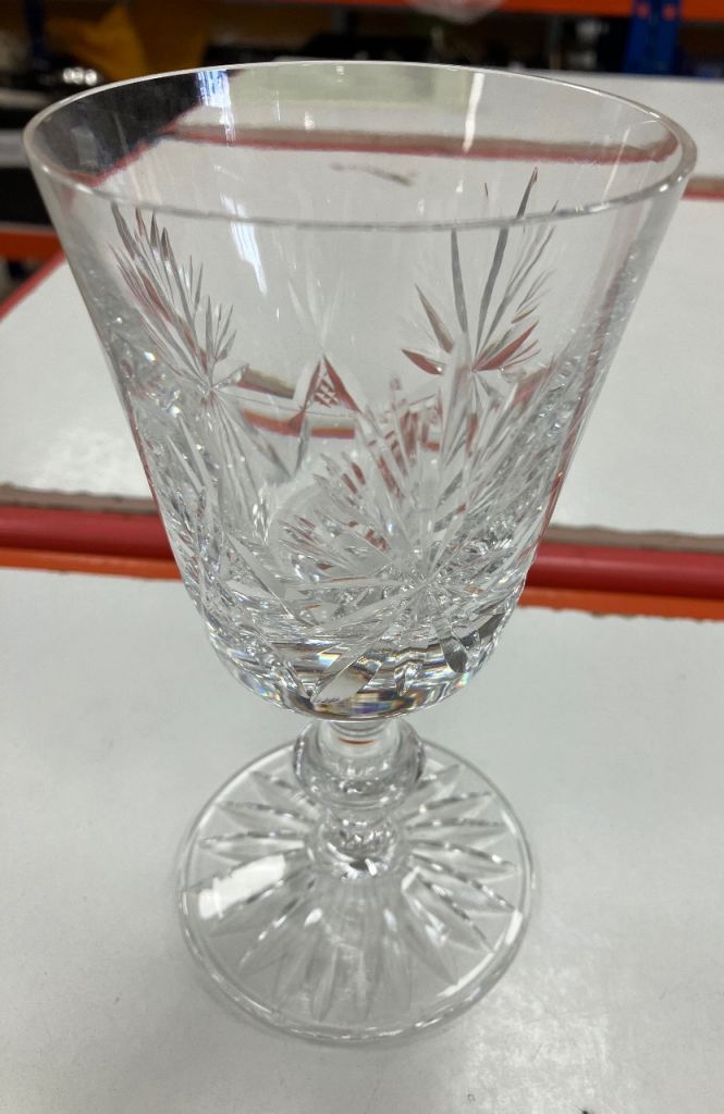 Edinburgh Crystal Edinburgh star design 4 wine glasses 