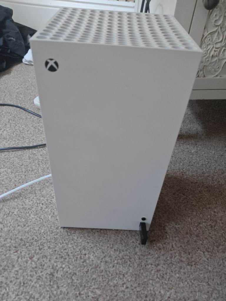 1tb xbox series x. White and no disc drive 