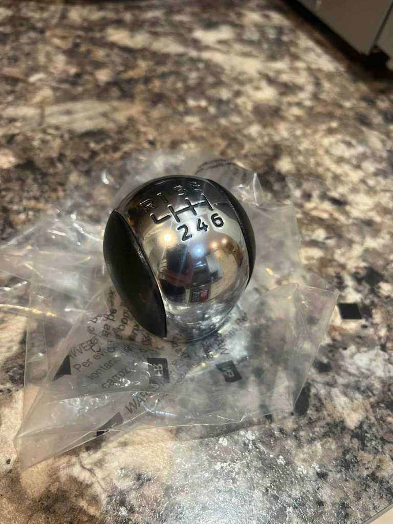 Ford Genuine 6 speed gear knob *Brand new* fit's Kuga, Focus and more!