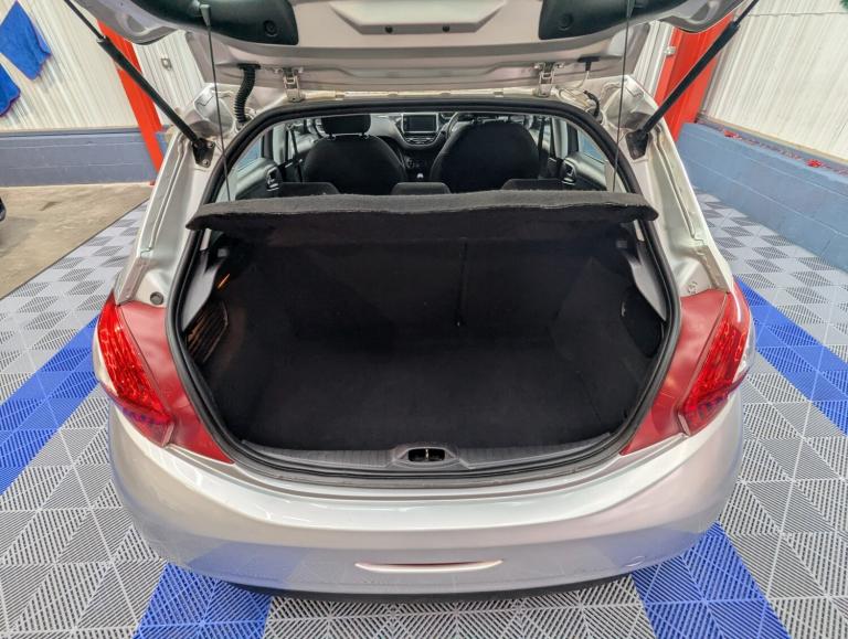 2015 Peugeot 208 1.2 VTi Active 5dr HATCHBACK Petrol Manual