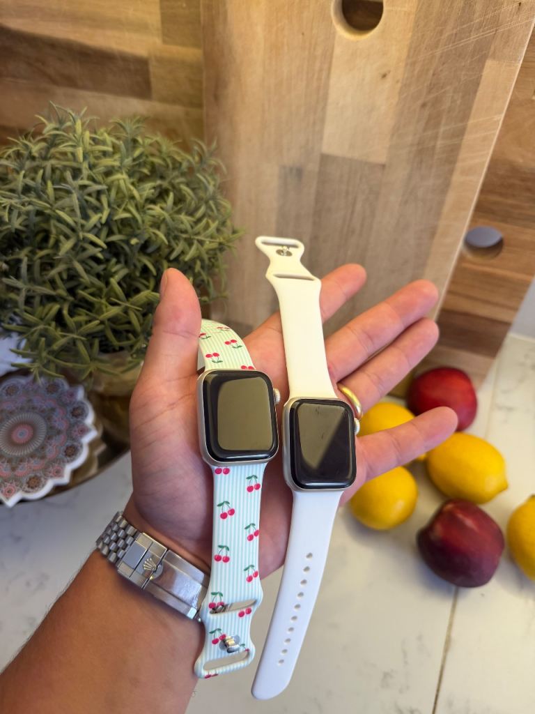 Apple Watch SE - 2nd Generation 40mm GPS Starlight