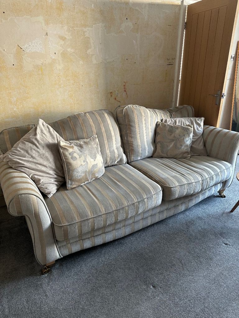 4 seater and 2 seater couches