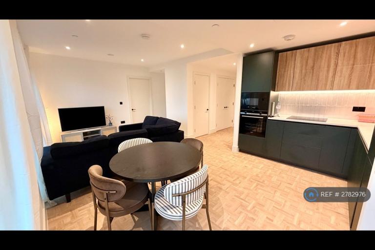 2 bedroom flat in One Clapham Junction, London, SW11 (2 bed) (#2782976)