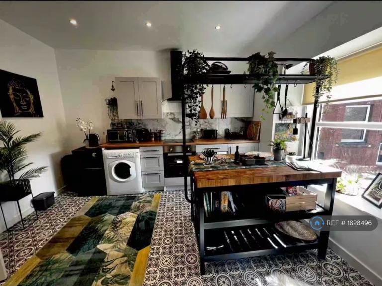 1 bedroom flat in Allars Bank, Hawick, TD9 (1 bed) (#1828496)