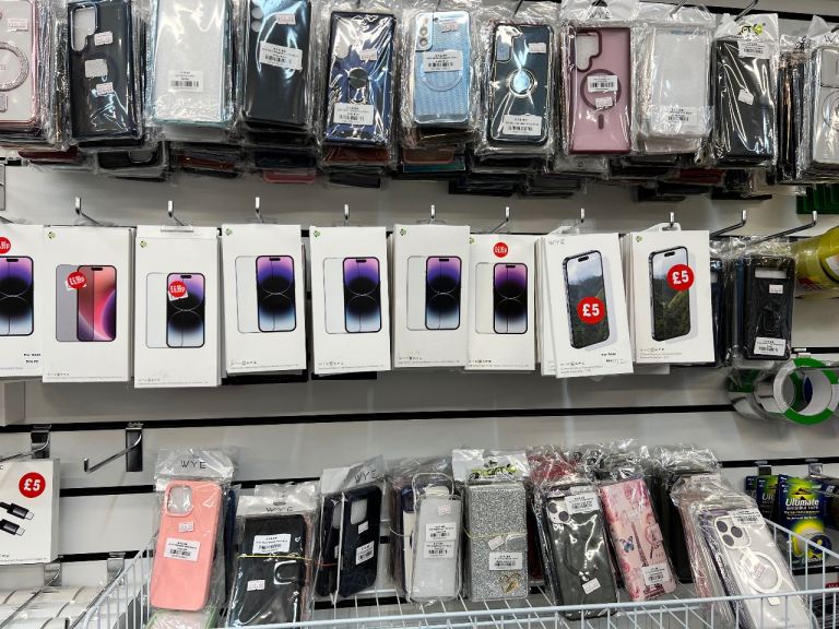 Job lot - IPhone and Samsung screen protectors and Cases
