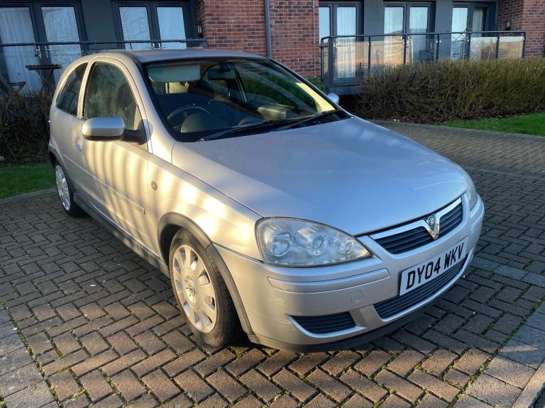 Automatic VAUXHALL CORSA 1.4i 16V Design 3dr