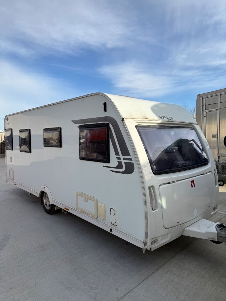 Lunar Venus 554 - Twin Beds Caravan 2013