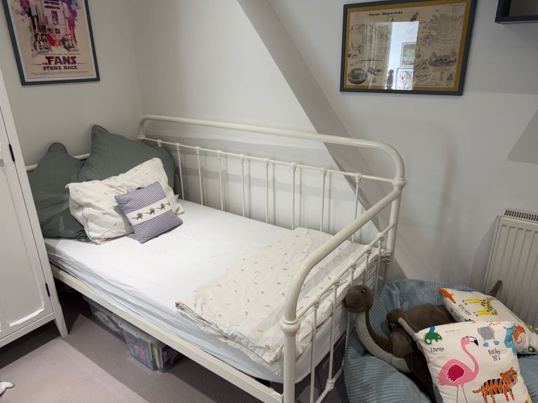 White Metal Single Bed & Day Bed Frames – Good Condition