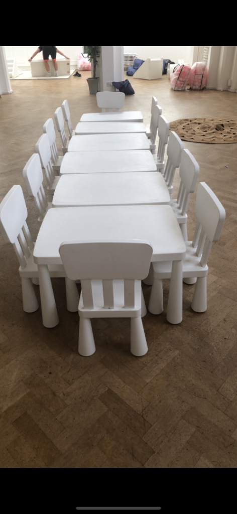 Table and chairs to hire 
