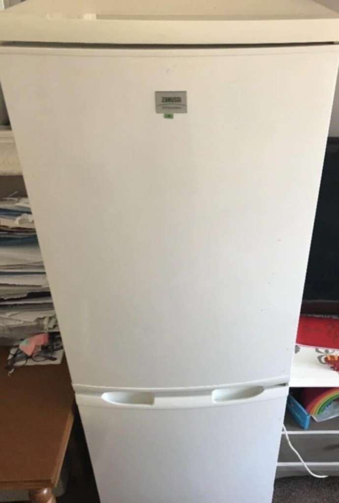 Zanussi Fridge Freezer – Can deliver