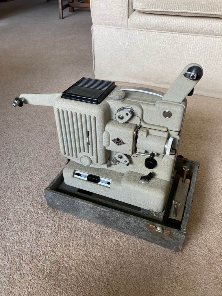 Vintage EUMIG WIEN TYPE P8 Film Projector