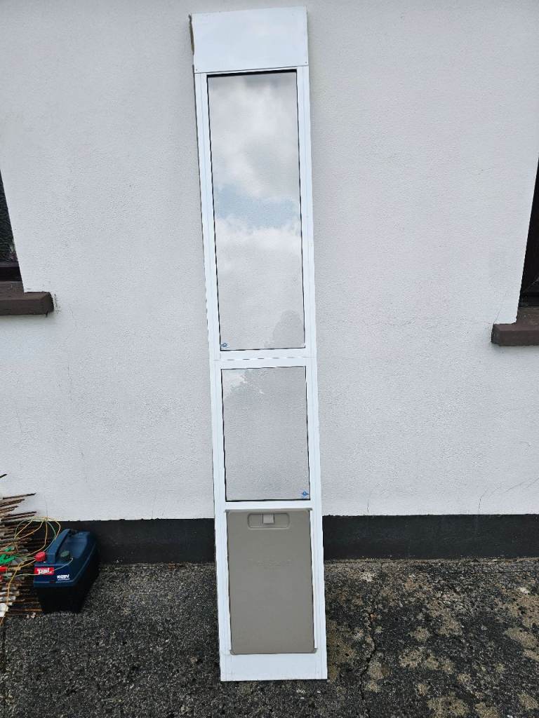 Pet Safe Dog Door to fit Sliding Doors