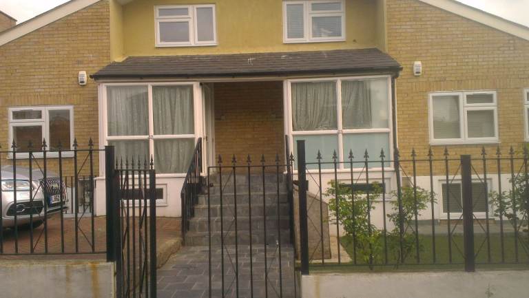 10MIN WALK CLAPHAM JUNC S.C.2DOUBLE BEDROOM FLAT SEPARAT LOUNGE SEPARATE KITCHEN DINER 2BATHROOMS