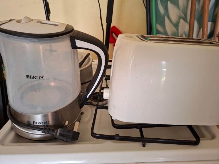 Toaster and kettle 
