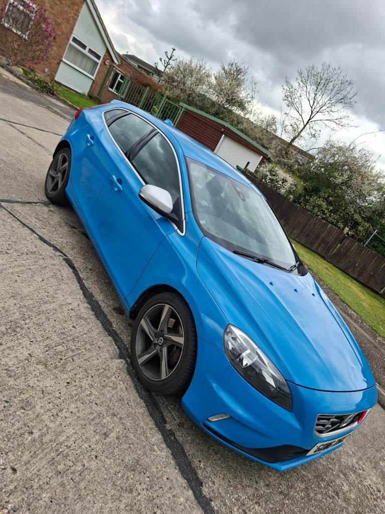16 Plate Volvo V40 R Design 2lt For Sale