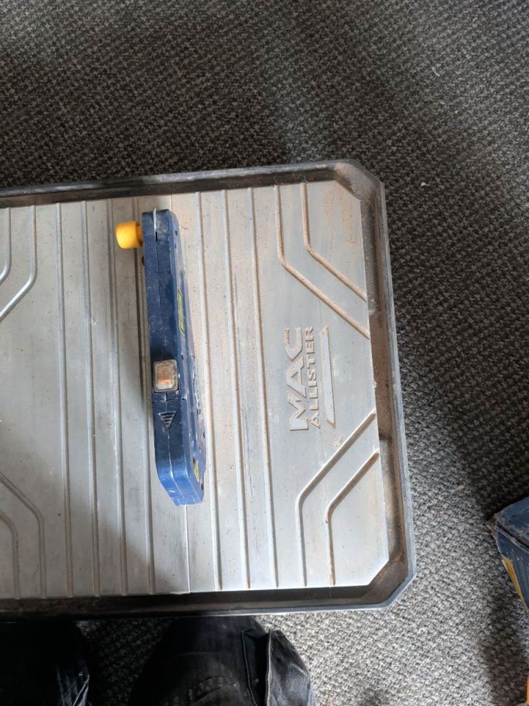 Tile saw 