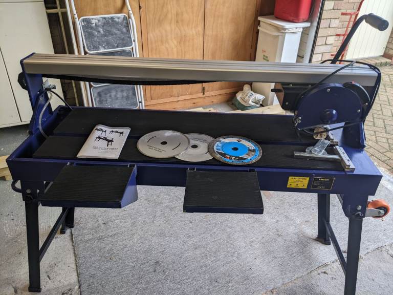 Tile Cutter with Blades – Good Condition, Ready for Use