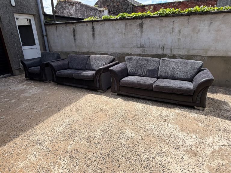 DFS 3+2+1 only £225 can deliver 