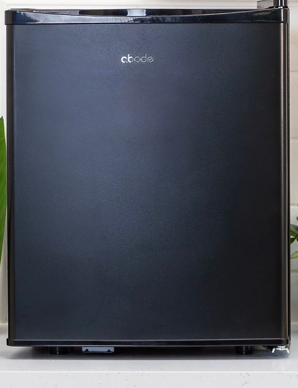 Mini fridge/drinks cooler