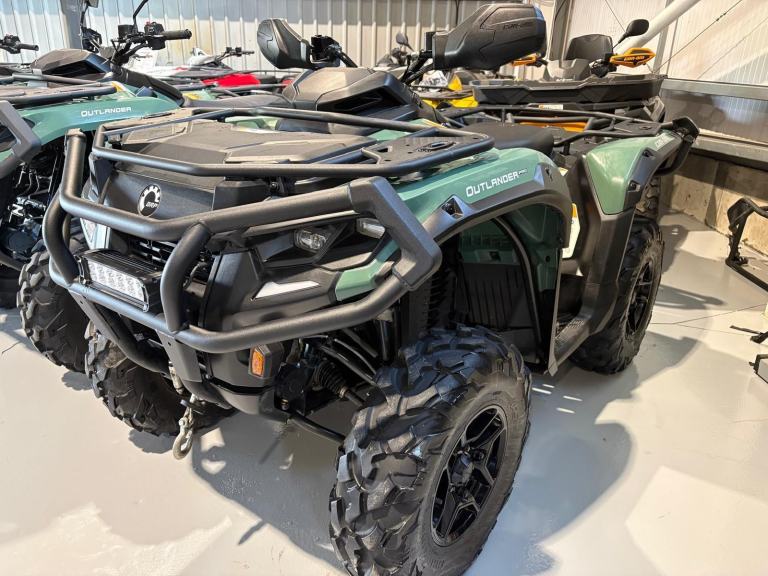 BRP Can-Am Outl PRO XU HD7 T (ABS)