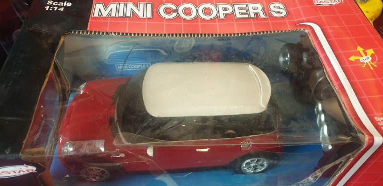 1:14 Rastar mini cooper s radio control 