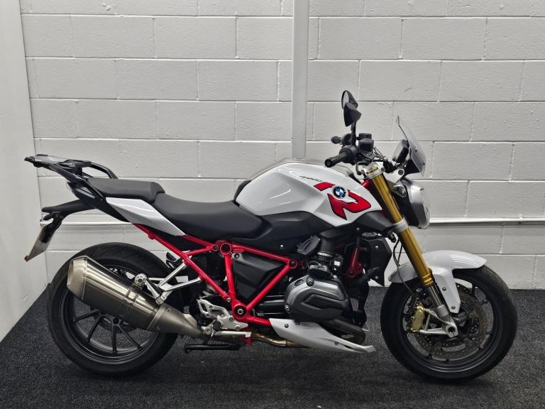 BMW R1200R SPORT ** QUICK SHIFTER - REAR RACK - 12 MONTHS MOT **
