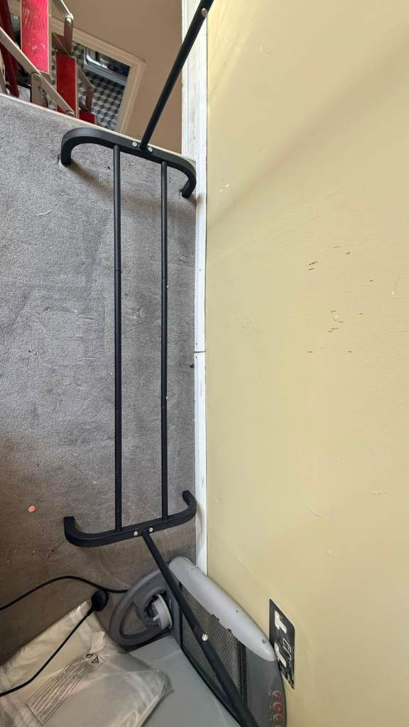 Black Metal Clothes Rail – Good Condition