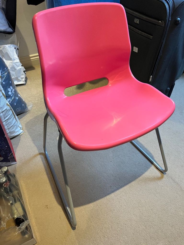 Used girls desk chair