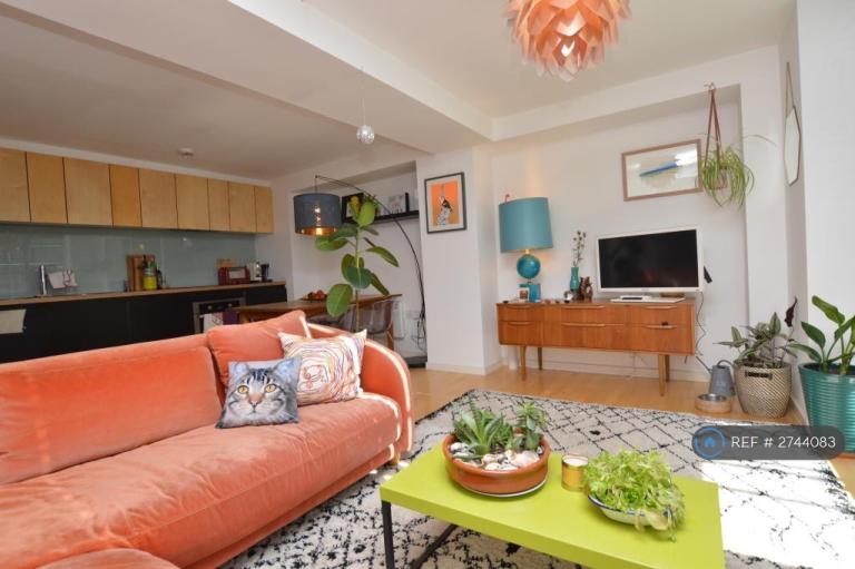 1 bedroom flat in The Avenue, Leeds, LS9 (1 bed) (#2744083)