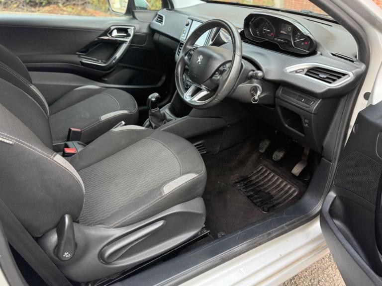 2016 Peugeot 208 1.2 PureTech 82 Active 3dr HATCHBACK PETROL Manual