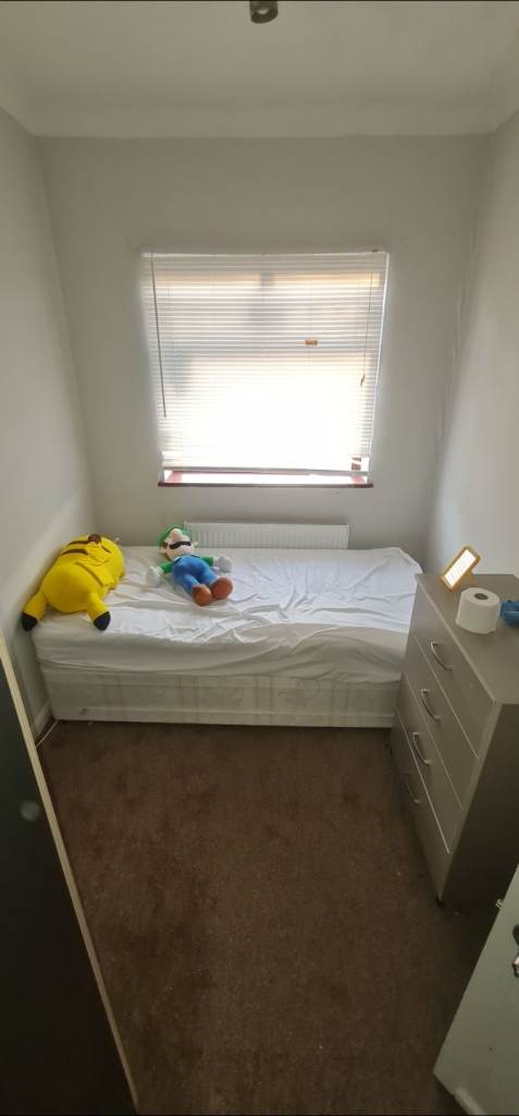 Room for rent. Single 
