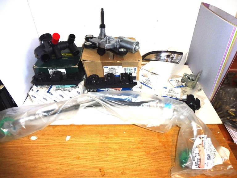 FORD CAR PARTS JOB LOT 