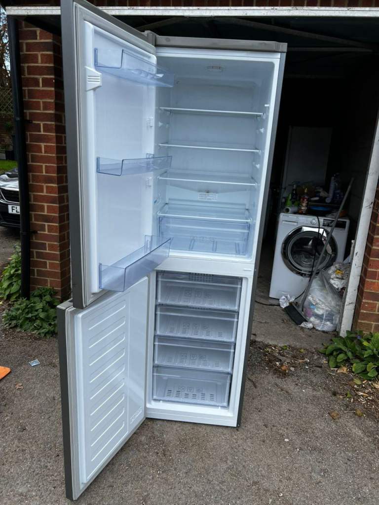 Beko Silver Fridge Freezer 60/40