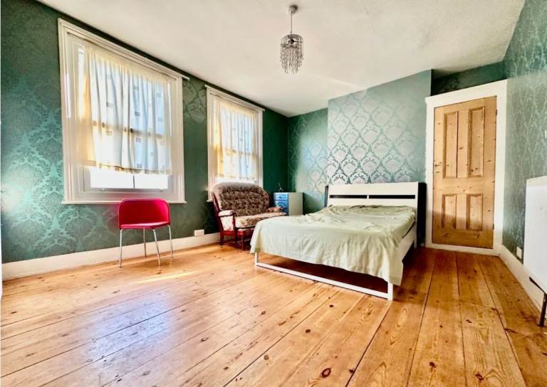 2 Large bedroom Flat