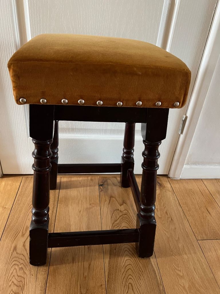 VINTAGE BAR STOOL